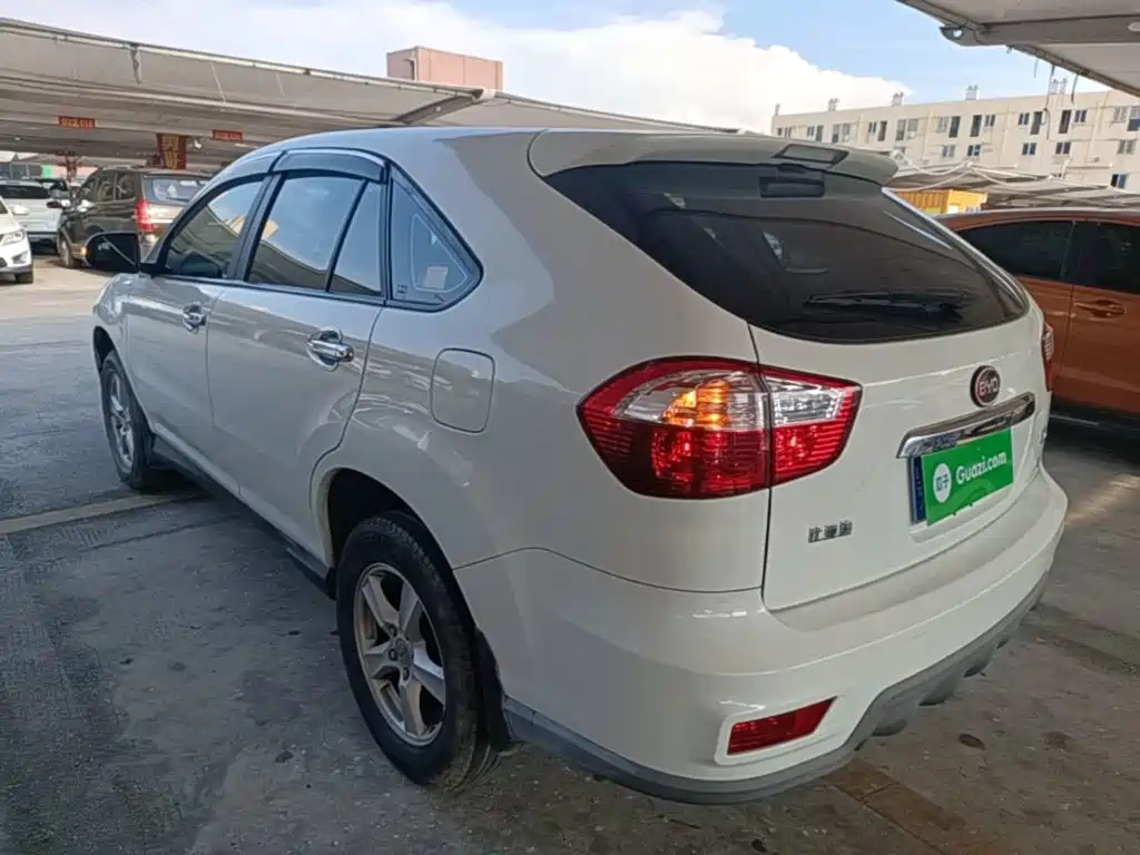 BYD S6 2014 2014 Model 1.5TI Manual Luxury 5-Seater