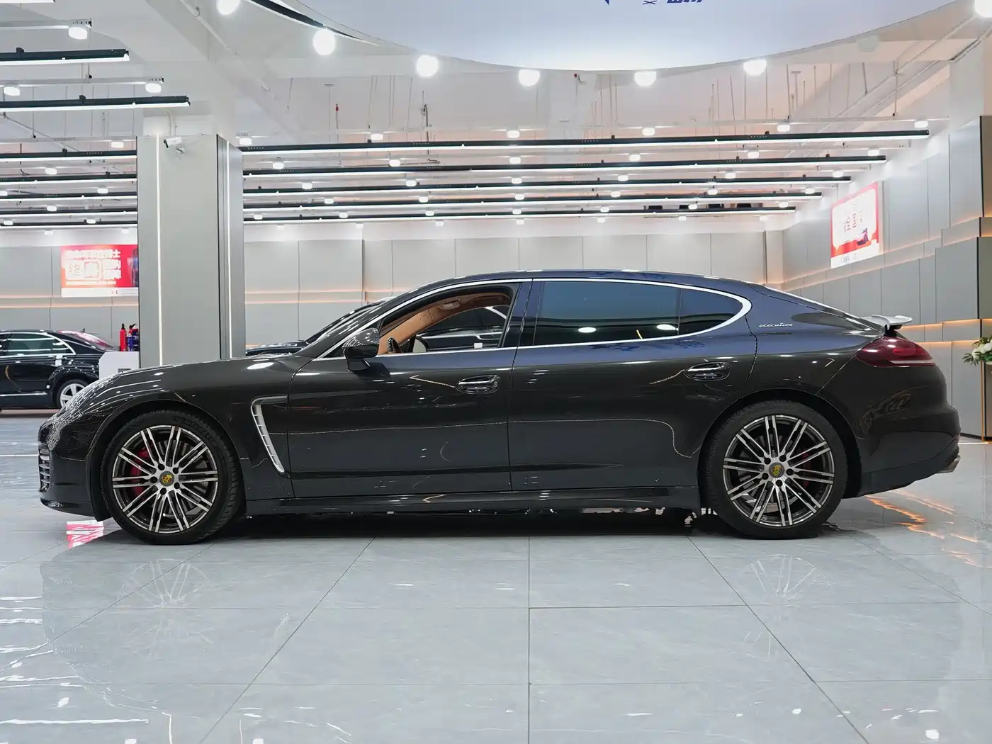 Porsche Panamera 2014 Panamera Turbo Executive 4.8T фото 5