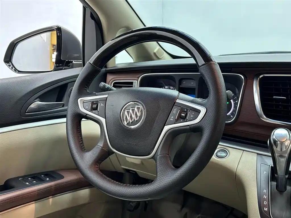 Buick GL8 2018 28T Comfort China VI фото 8