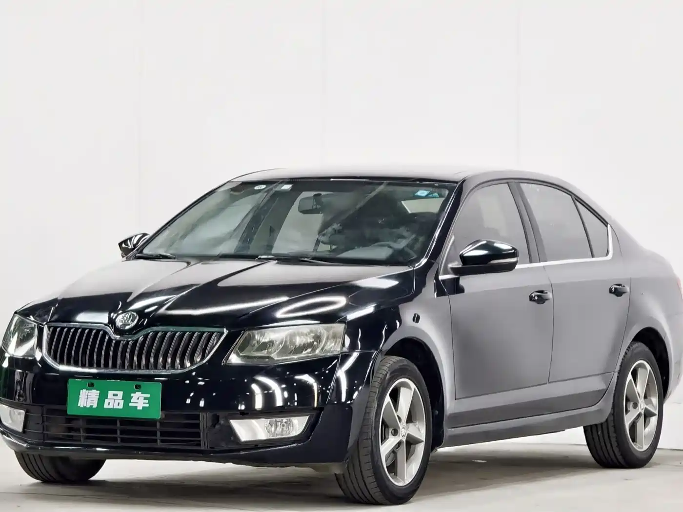 Škoda Octavia 2016 1.6L Automatic Pioneer Edition