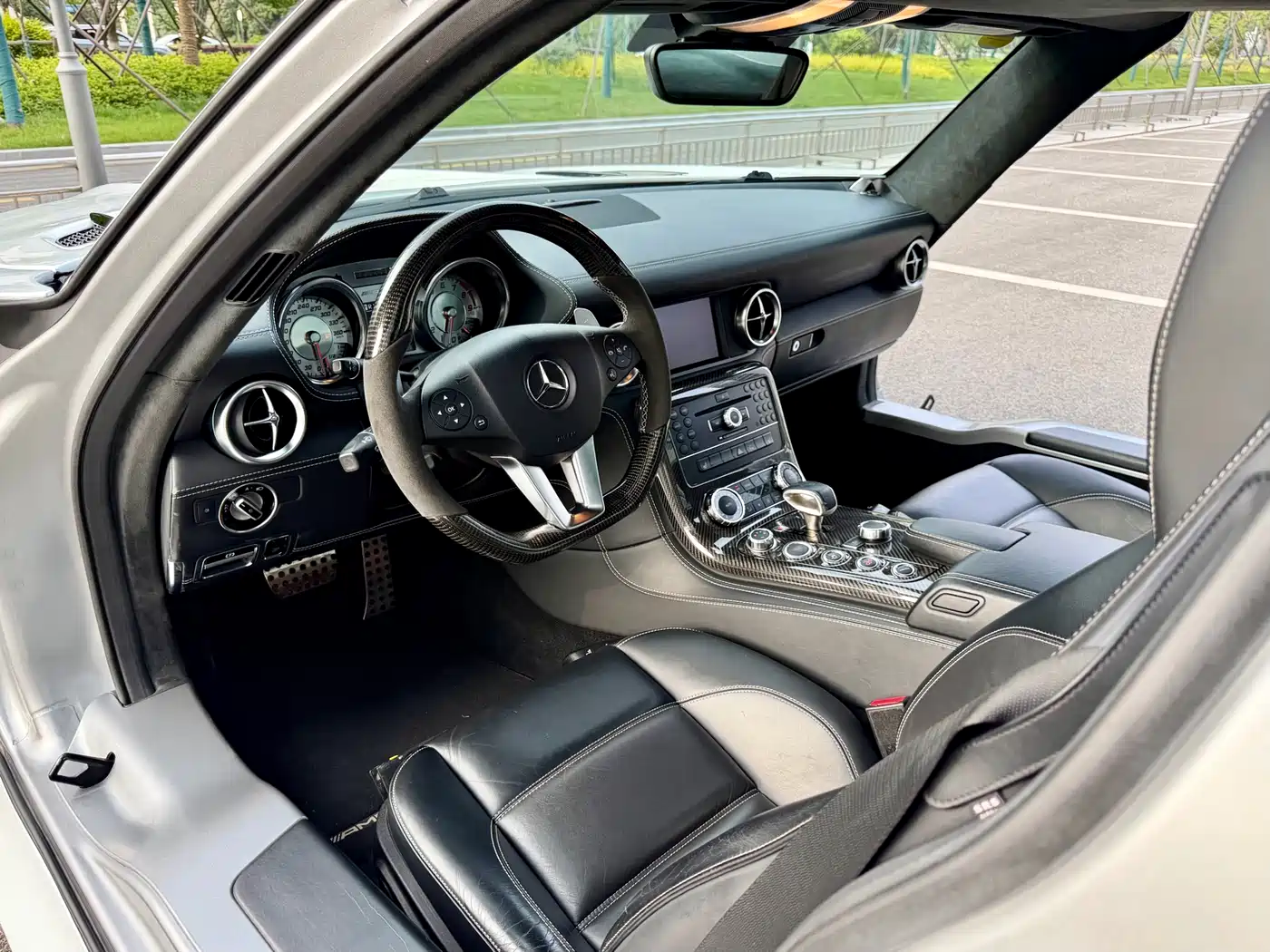 Mercedes-Benz SLS AMG 2011 SLS AMG фото 14