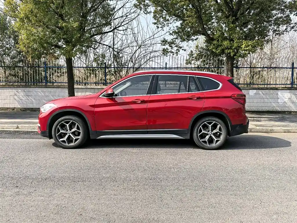 BMW X1 2019 sDrive18Li Premium Model фото 15
