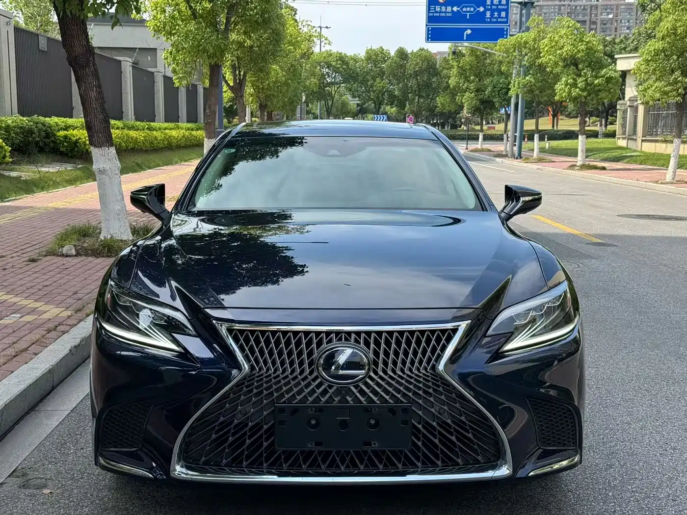 LEXUS LS