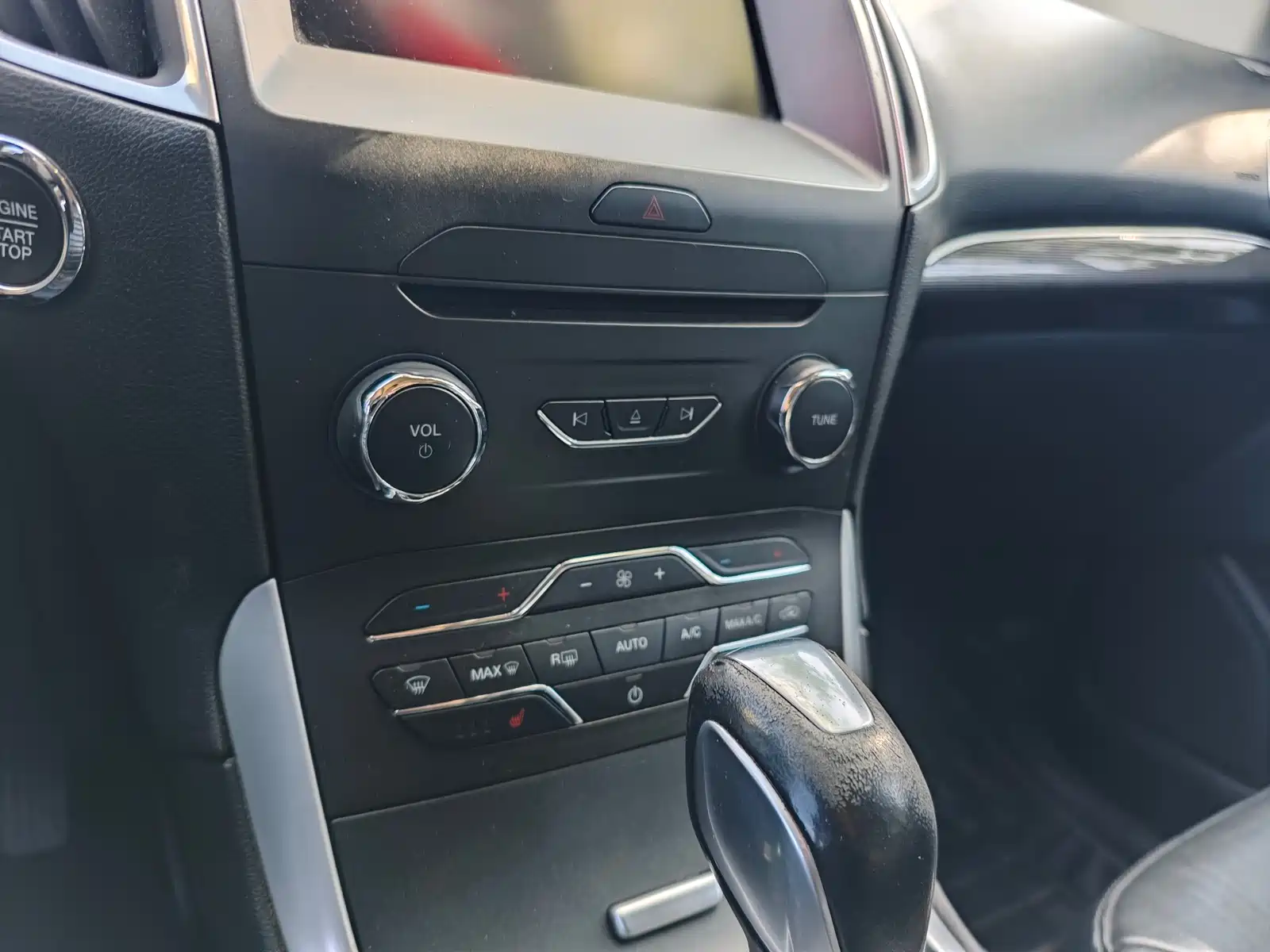 Photo 15 - Ford Edge
