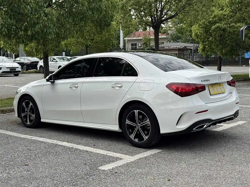 Mercedes-Benz A-Class 2023 A 200 L Fashion фото 6