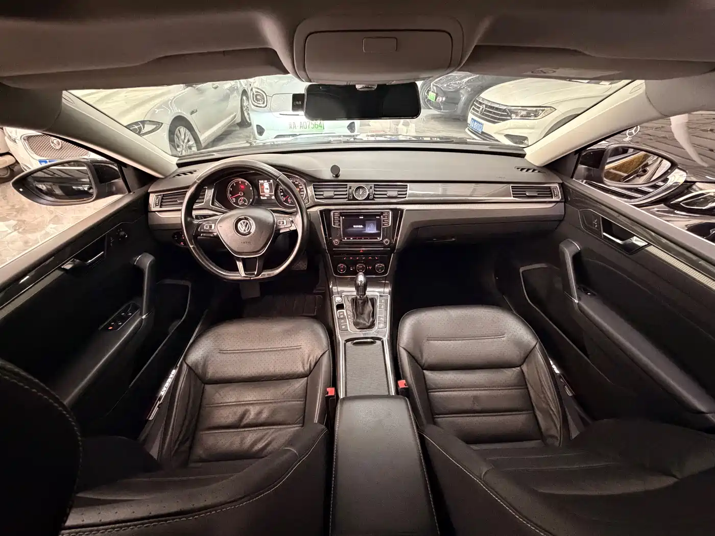 Volkswagen Passat 2016 330TSI DSG Executive Edition фото 22