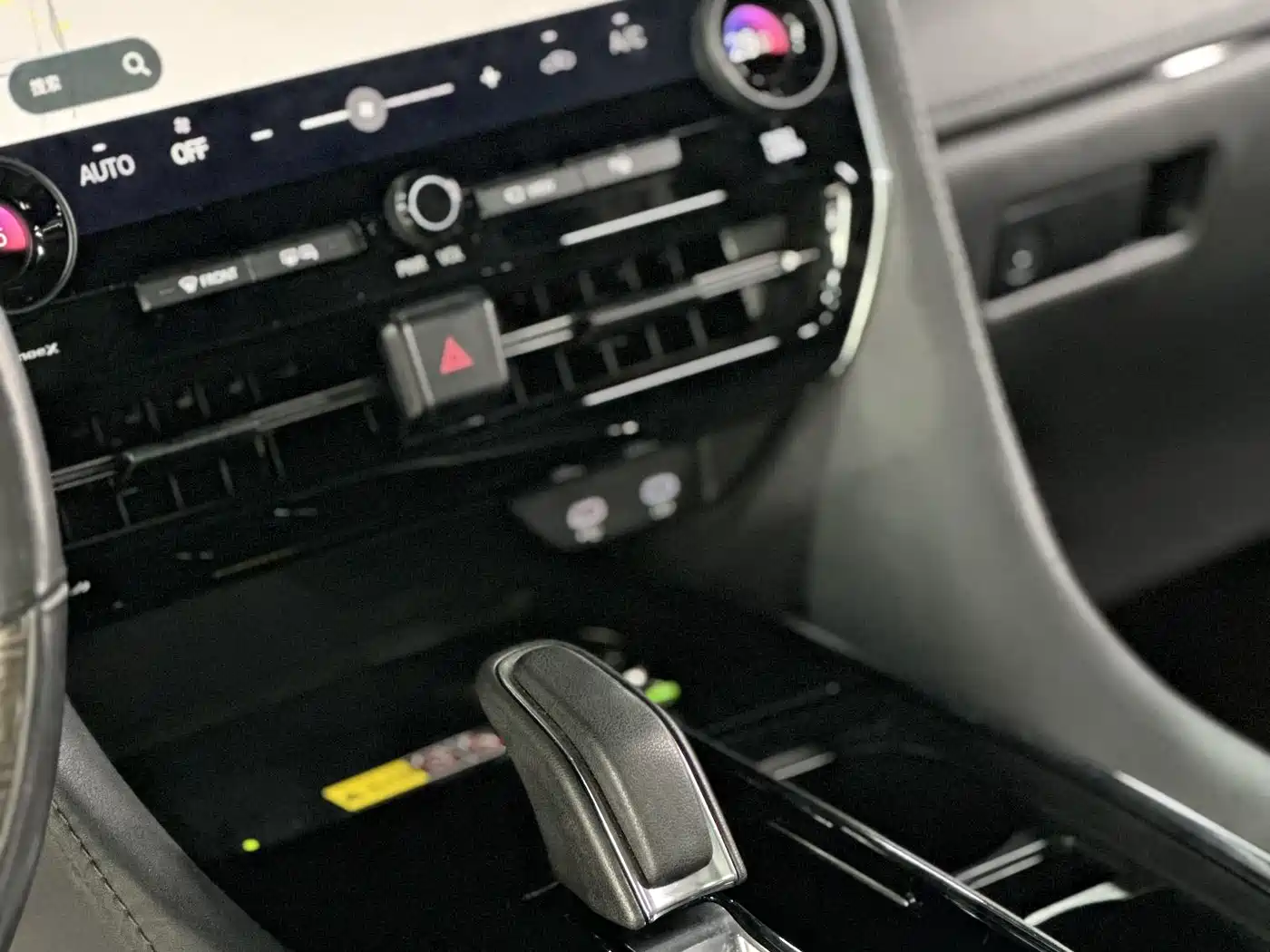 Toyota Vellfire 2024 Crown Hybrid 2.5L Executive Premium Edition фото 41
