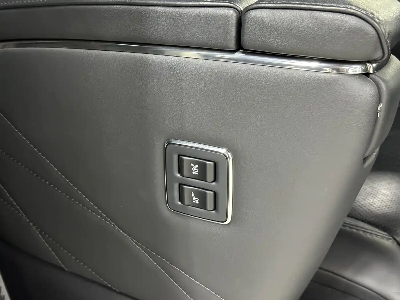 Toyota Vellfire 2024 Crown Hybrid 2.5L Executive Premium Edition фото 20