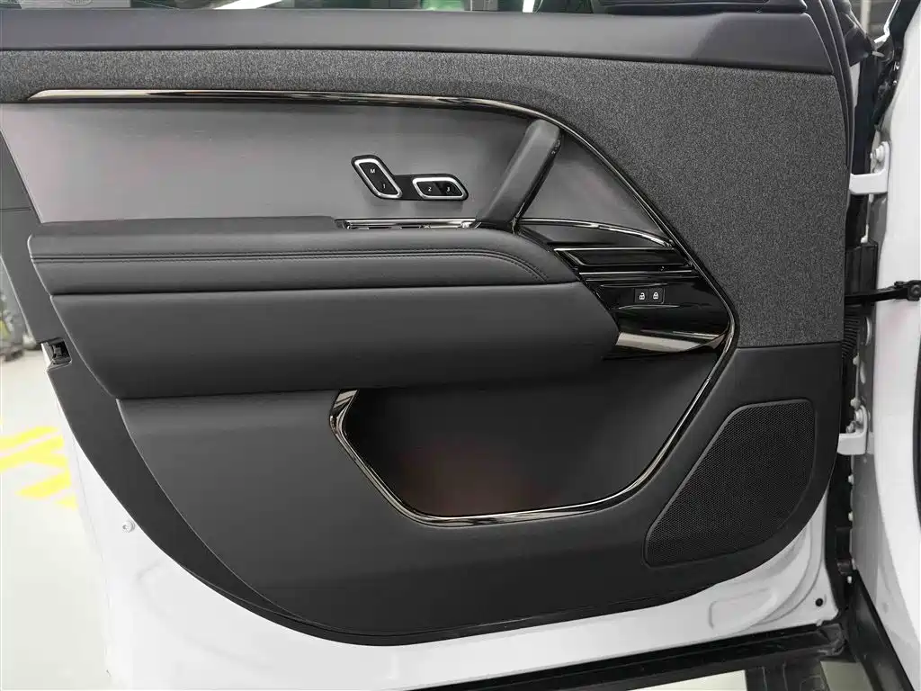 Land Rover Range Rover Sport 2025 360PS S фото 9
