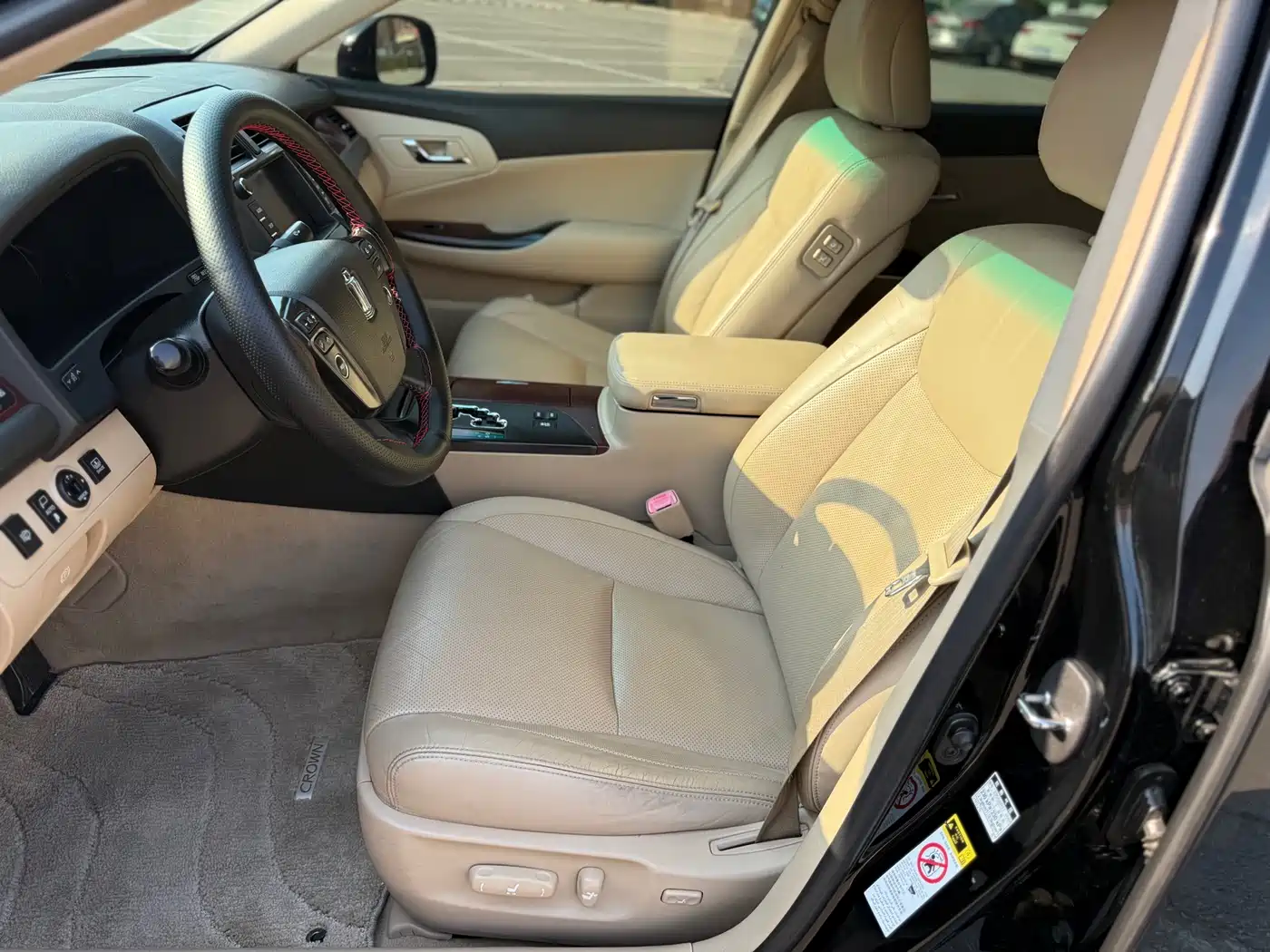 Toyota Crown 2010 2.5L Royal Leather Navigation Edition фото 4