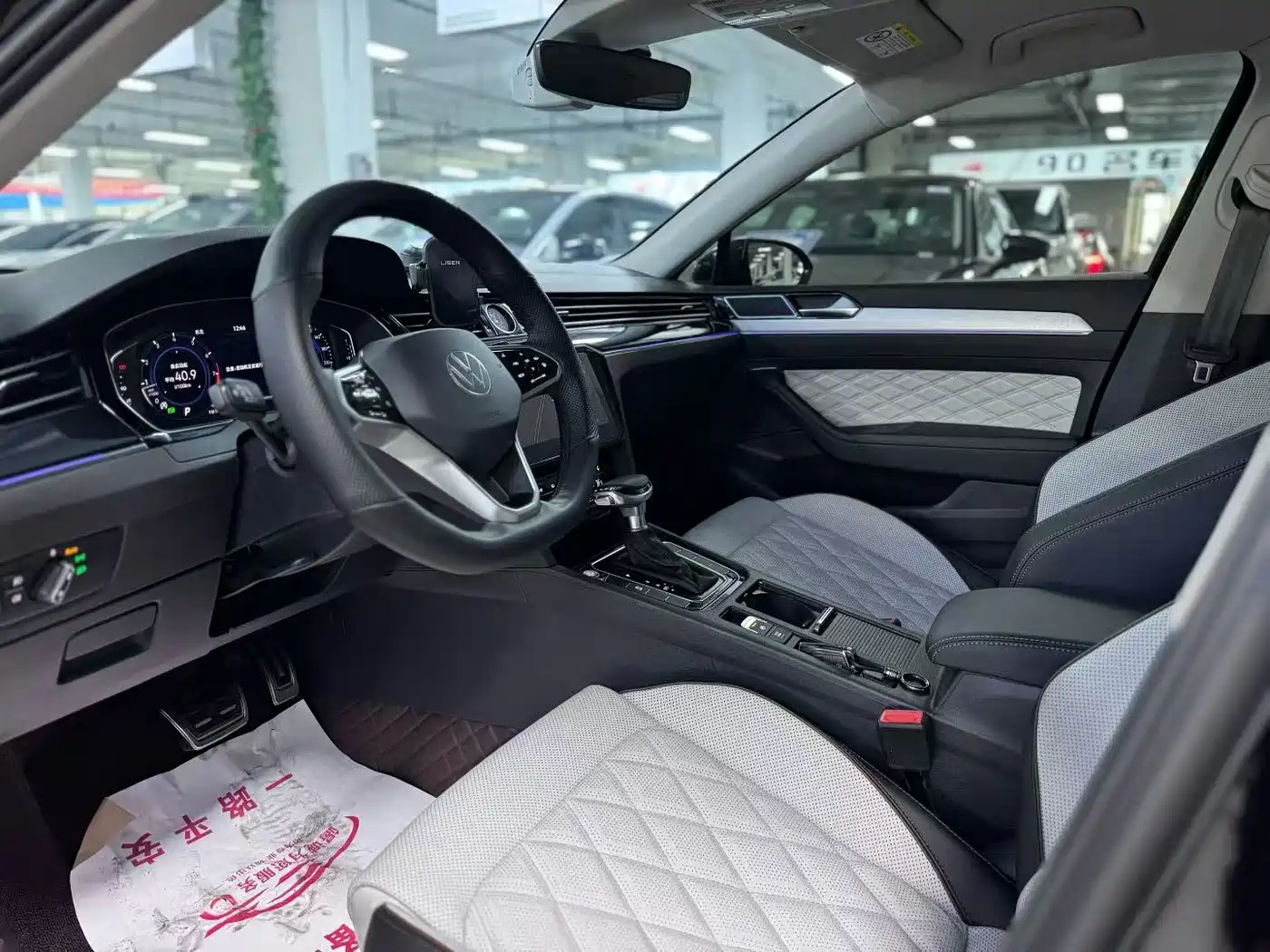 Volkswagen Magotan 2025 Popular Edition 330TSI DSG Luxury фото 4