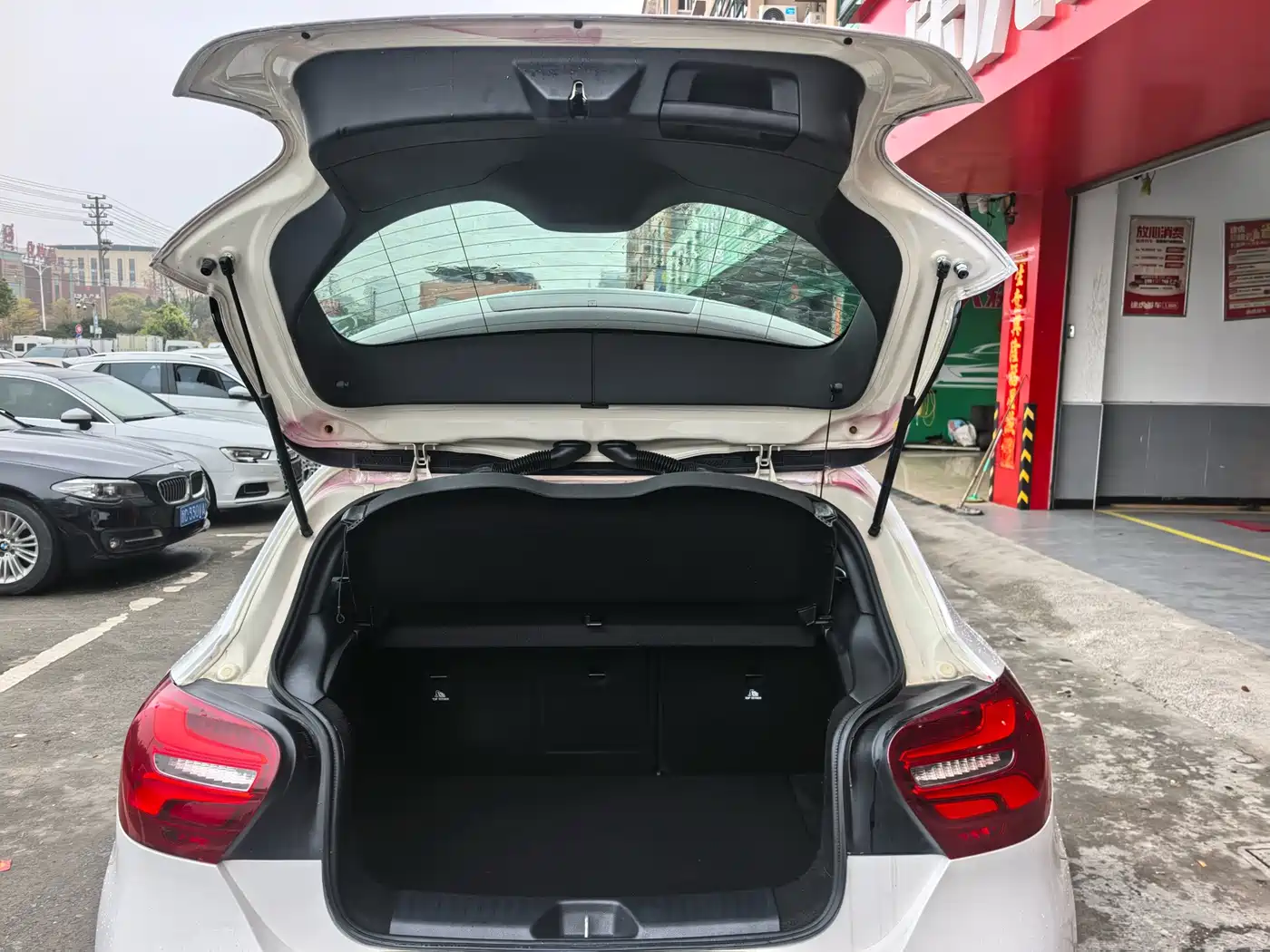 Mercedes-Benz A-Class (Import) 2016 A 200 Dynamic фото 10
