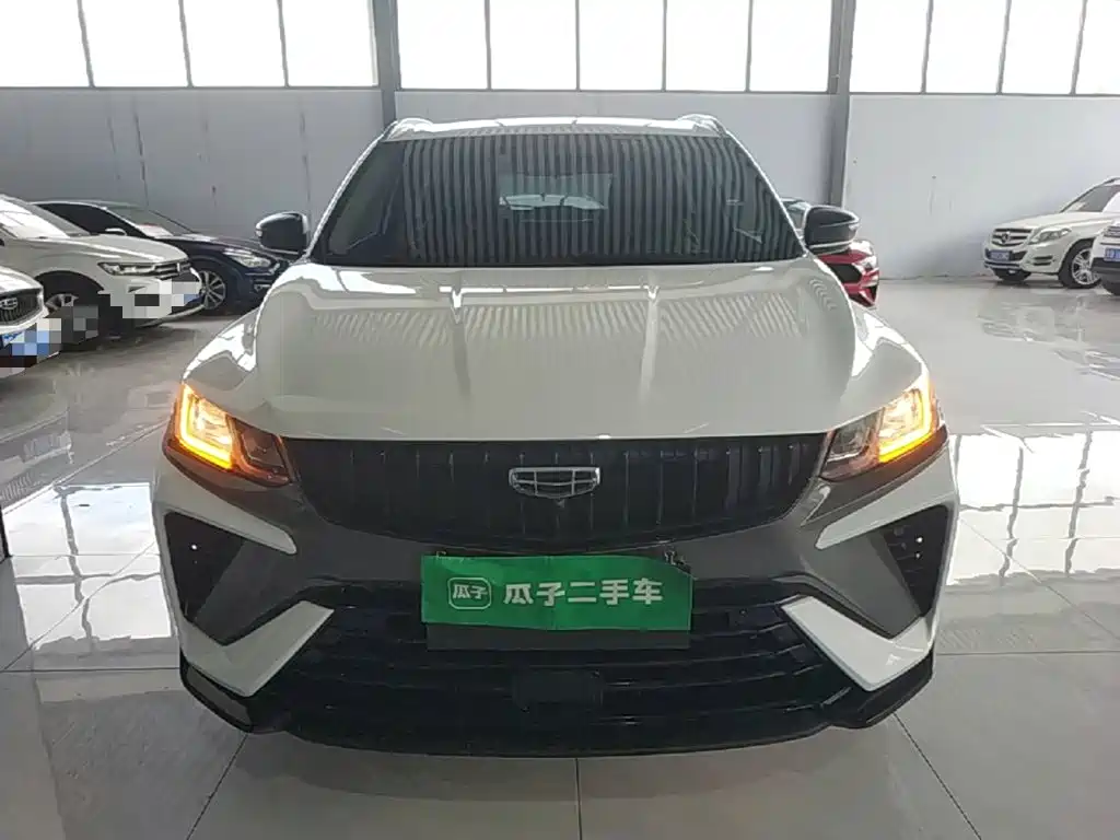 Фото 3 - Geely Coolray