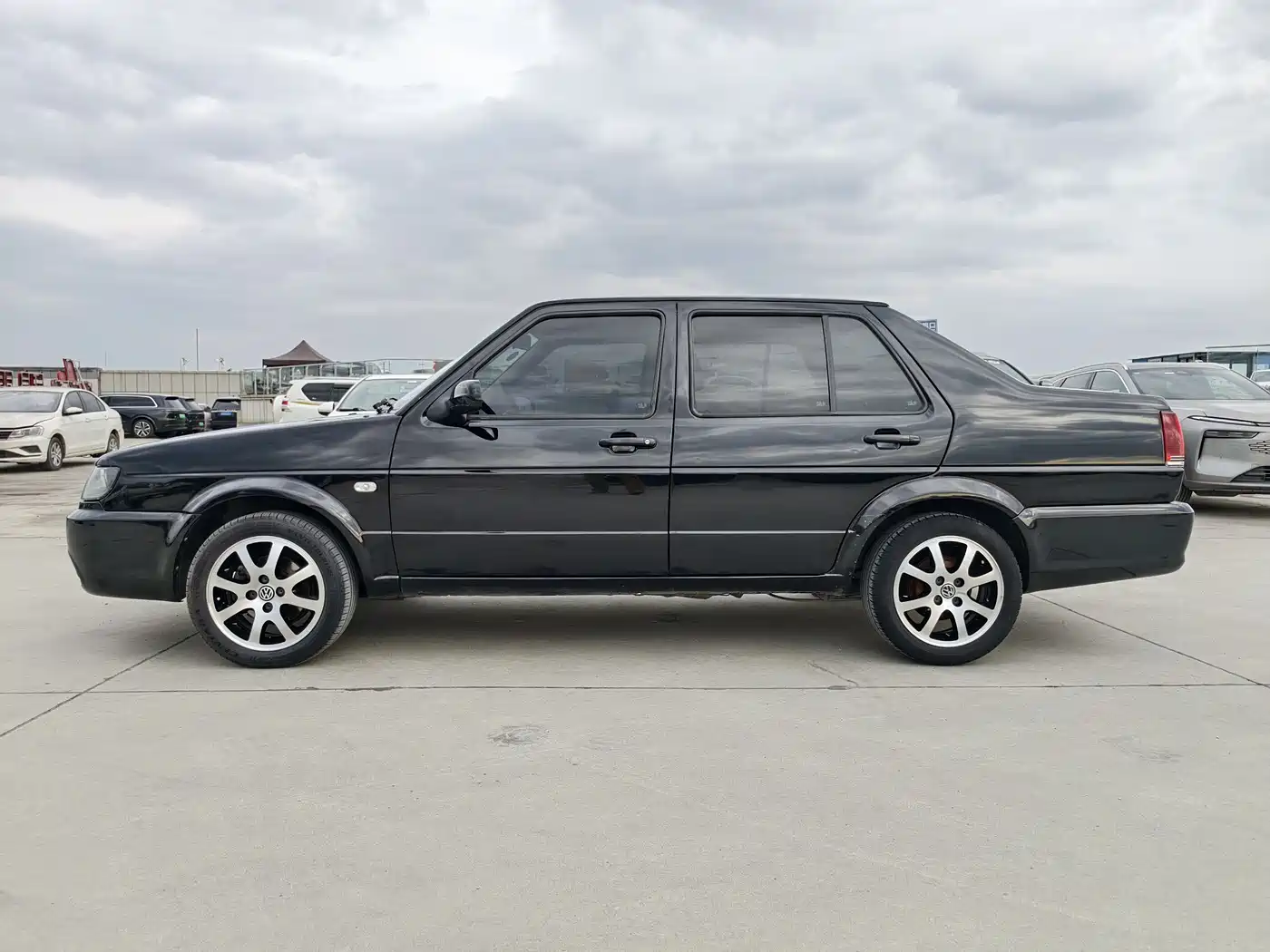 Volkswagen Jetta 2012 1.6L Commemorative Edition фото 3
