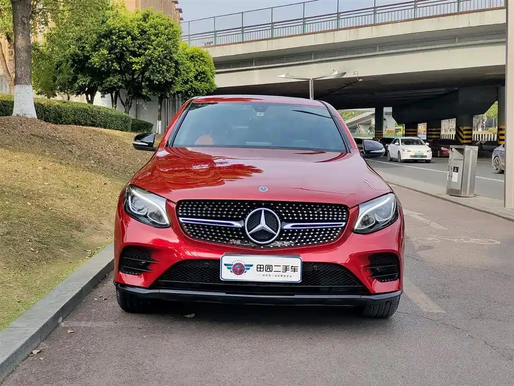 Mercedes-Benz GLC Coupe 2018 GLC 200 4MATIC Coupe SUV фото 2