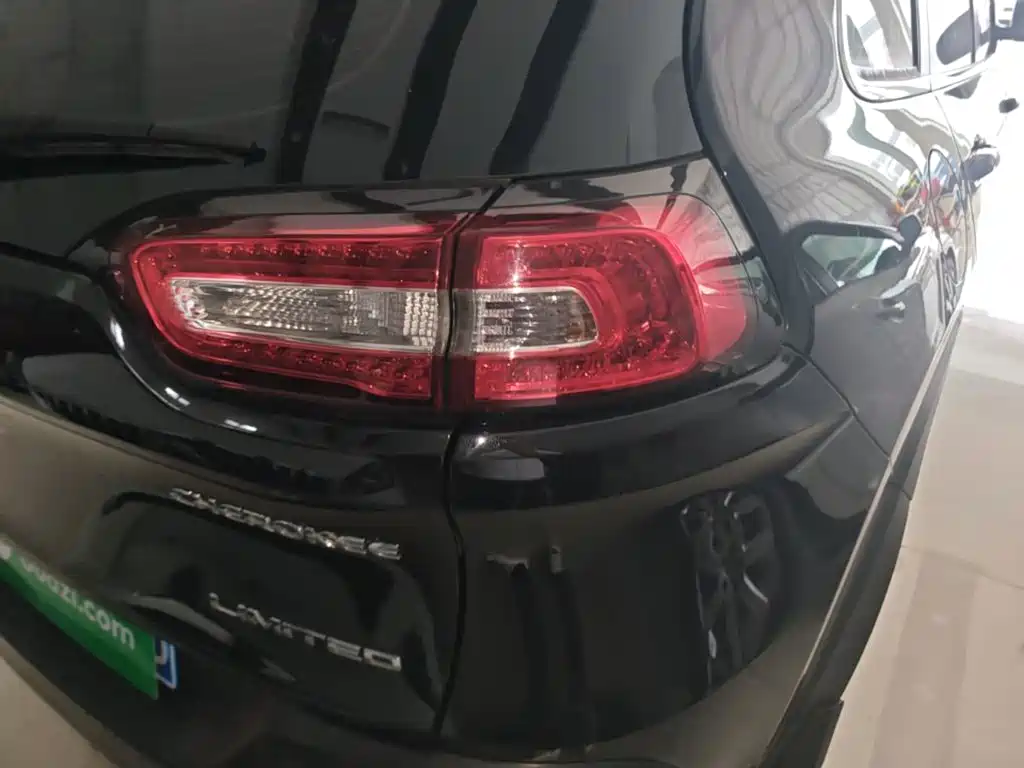 Jeep Cherokee 2018 2017 2.0L Superior Edition