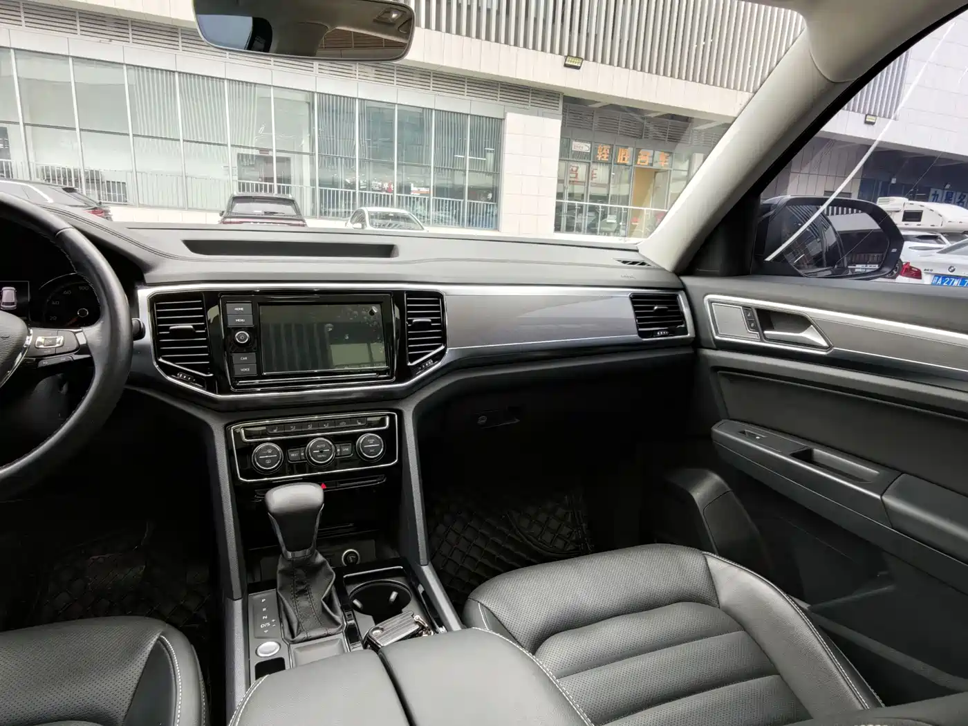 Volkswagen Teramont 2019 330TSI 2WD Luxury China VI фото 16