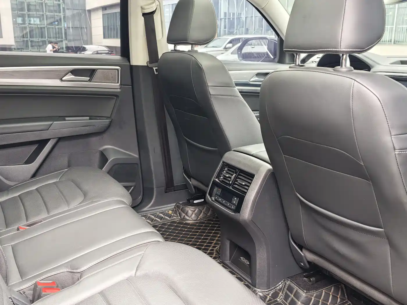Volkswagen Teramont 2019 330TSI 2WD Luxury China VI фото 19