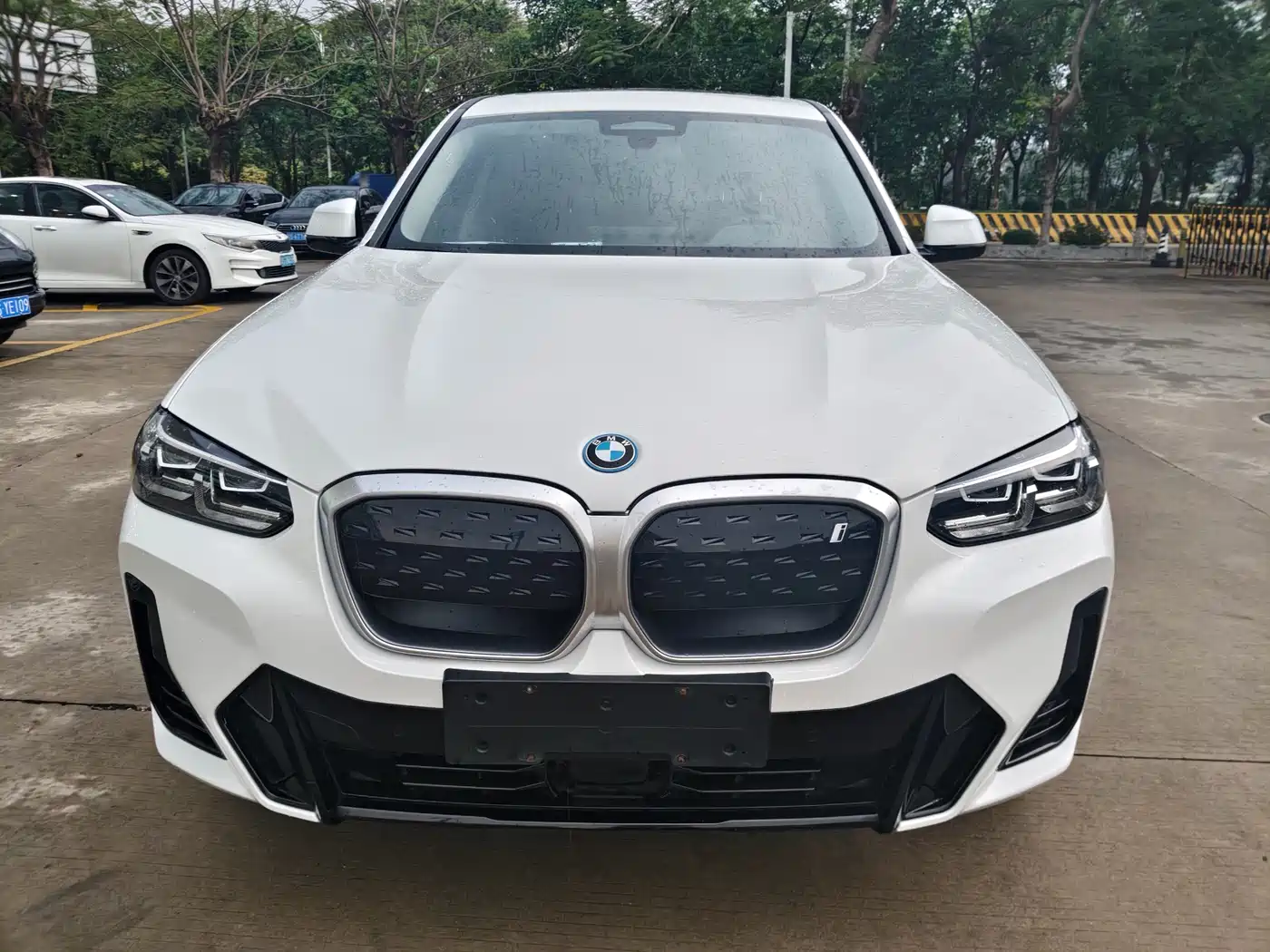 BMW IX3