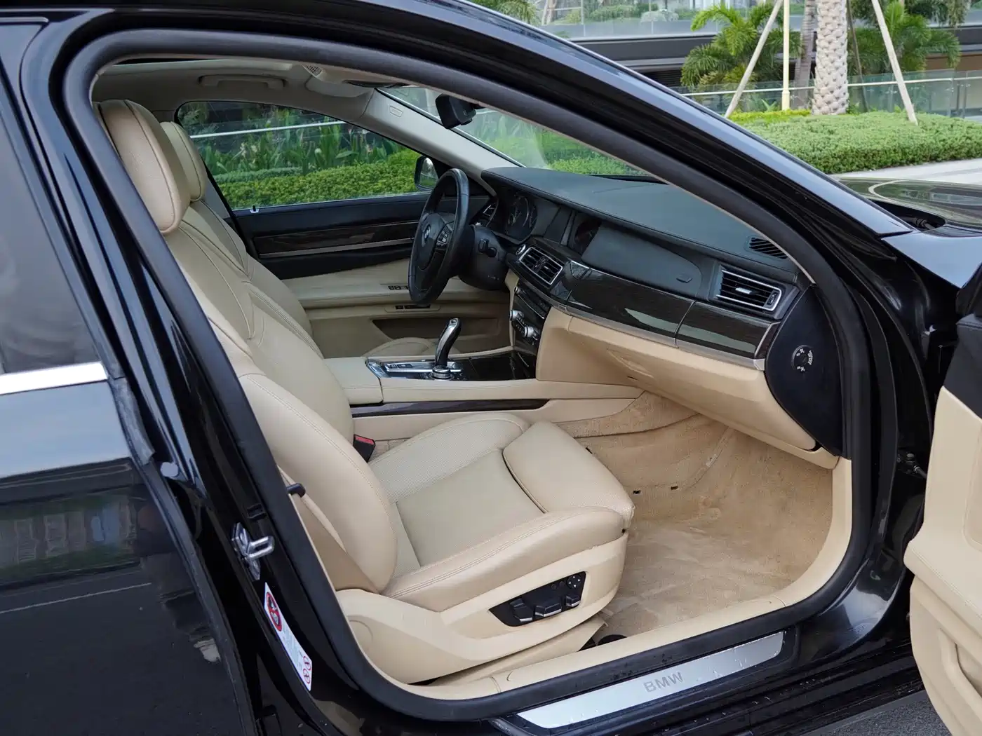 BMW 7 Series 2009 730Li Luxury фото 15