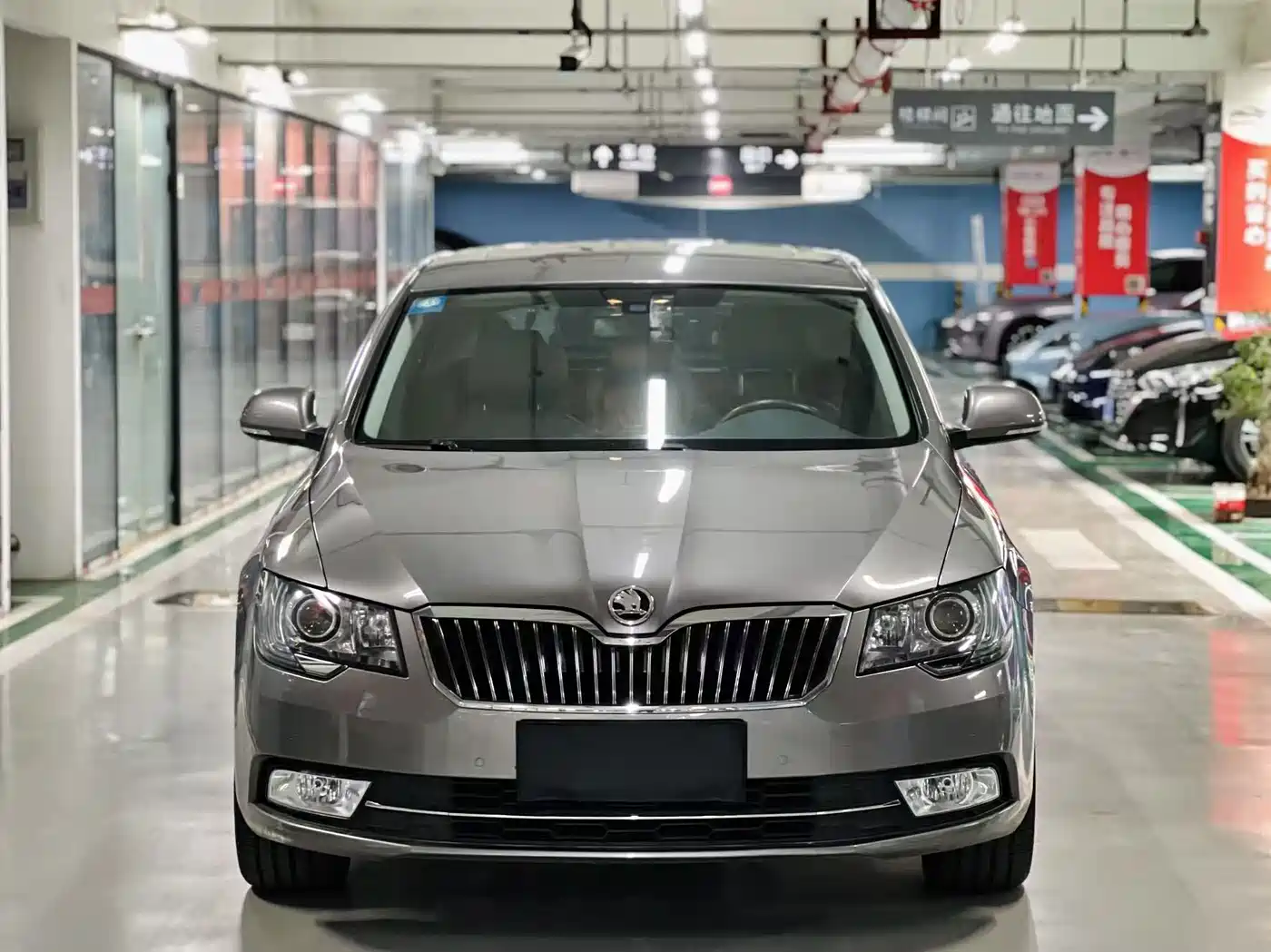 Škoda Superb 2013 1.8TSI Automatic Elegance Edition фото 2