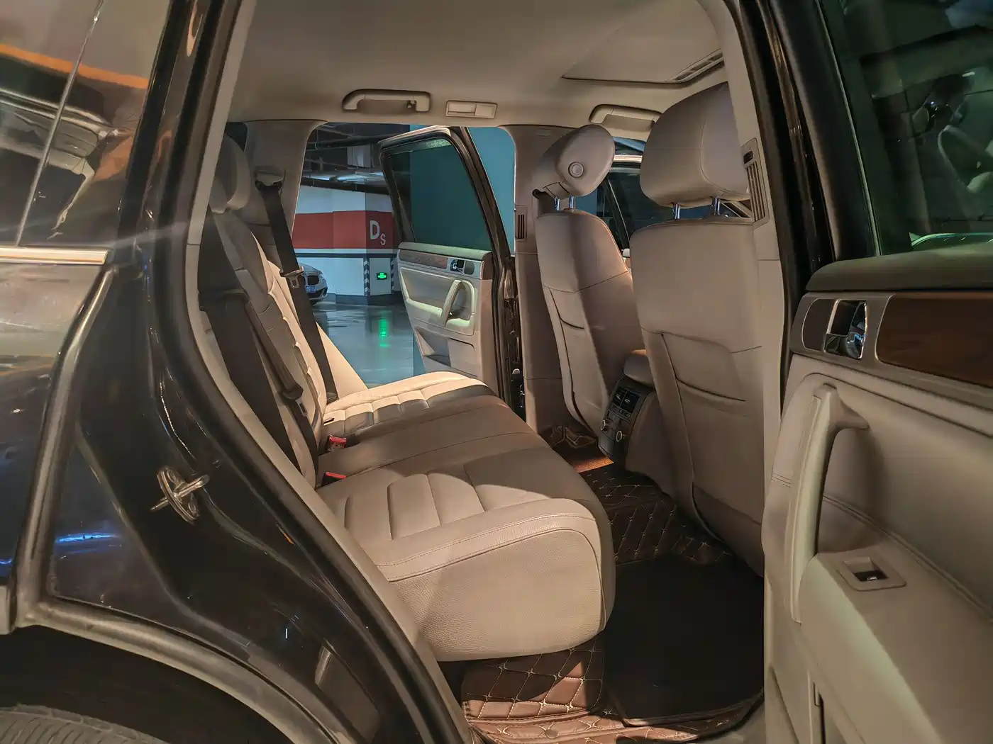 Volkswagen Touareg 2007 4.2L Premium фото 21