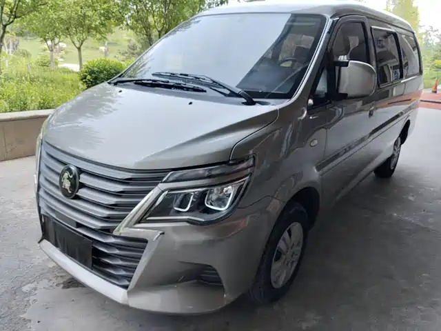 Forthing Lingzhi M5L 1.6L, базовая, 7 мест