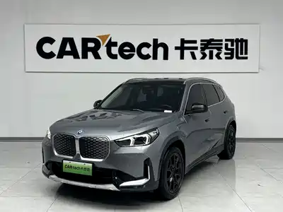 BMW iX1