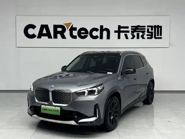 BMW iX1 xDrive30L, X Дизайн-пакет