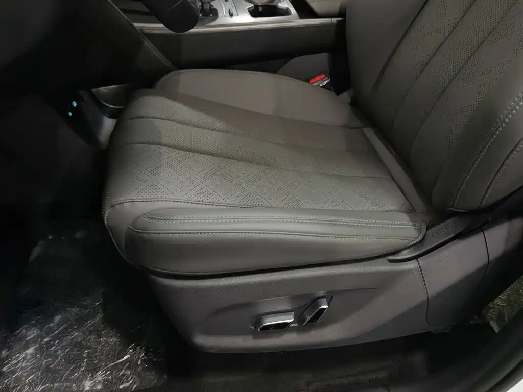 BYD Song L DM-i 2025 2025 Model Smart Drive Edition 112km Leading Type