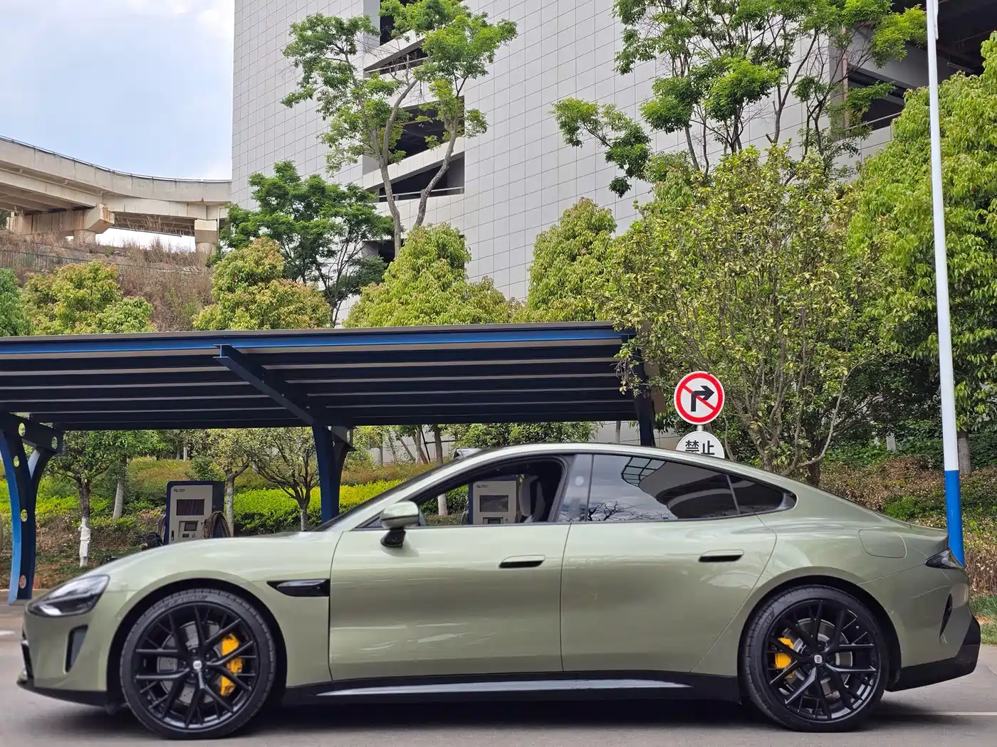 XIAOMI CAR XIAOMI SU7