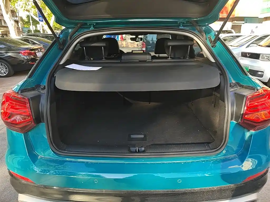 AUDI Q2L E-TRON