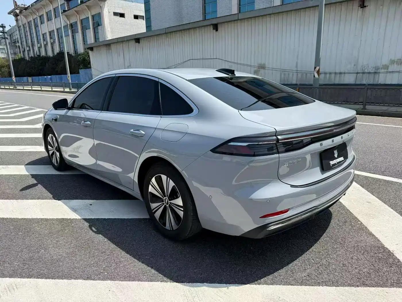 Geely Galaxy Galaxy A7 2025 EM-i 70km Explorer Edition фото 9