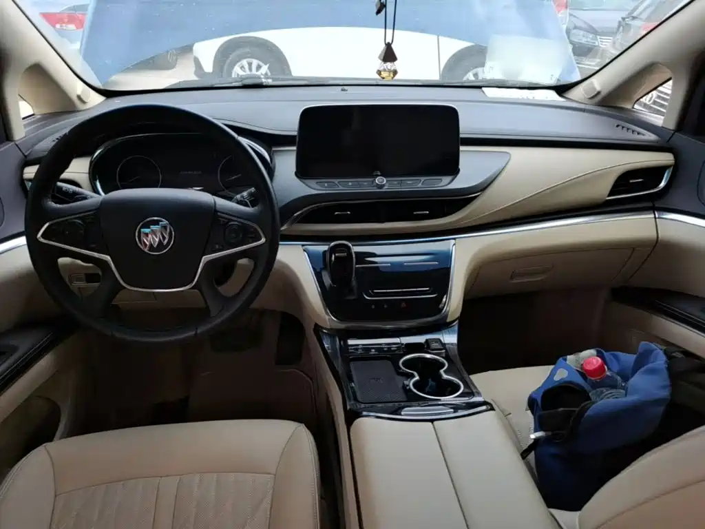 Фото 10 - Buick GL8