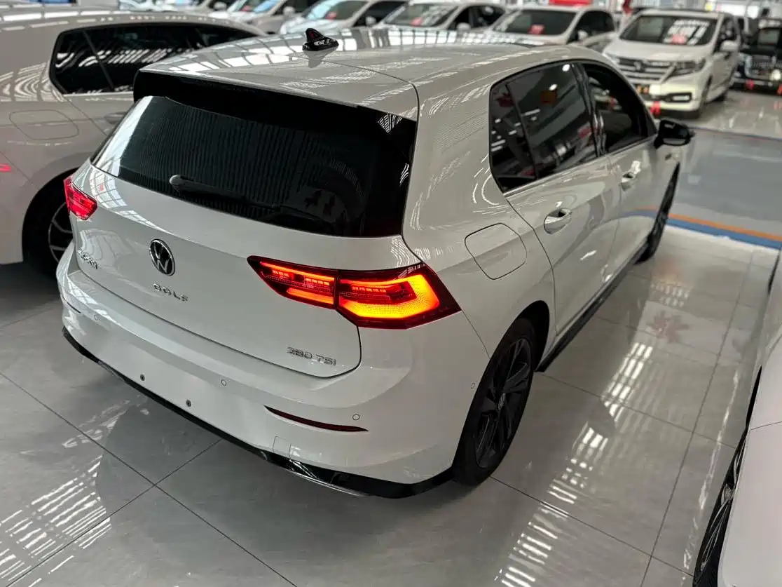 Volkswagen Golf 2023 280TSI DSG R-Line Lite фото 13