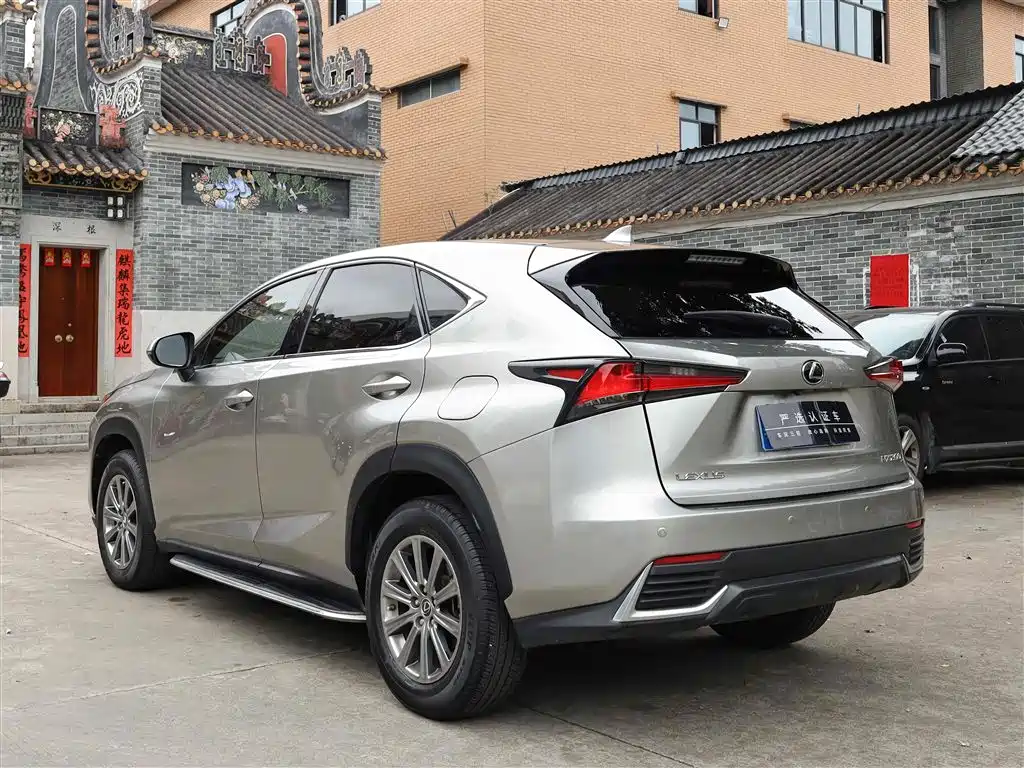 LEXUS NX