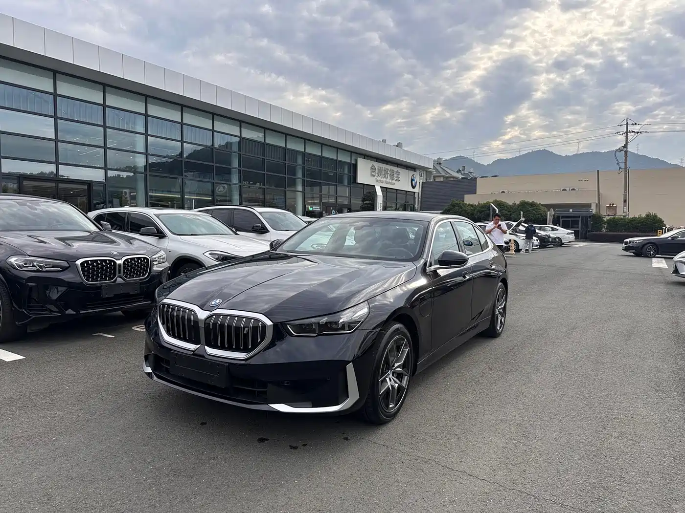 BMW i5 2024 eDrive 35L Premium Luxury Package
