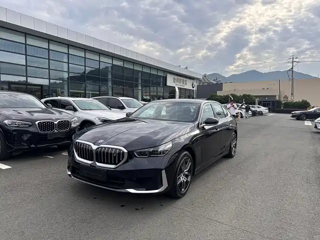 BMW i5 2024 eDrive 35L Premium Luxury Package