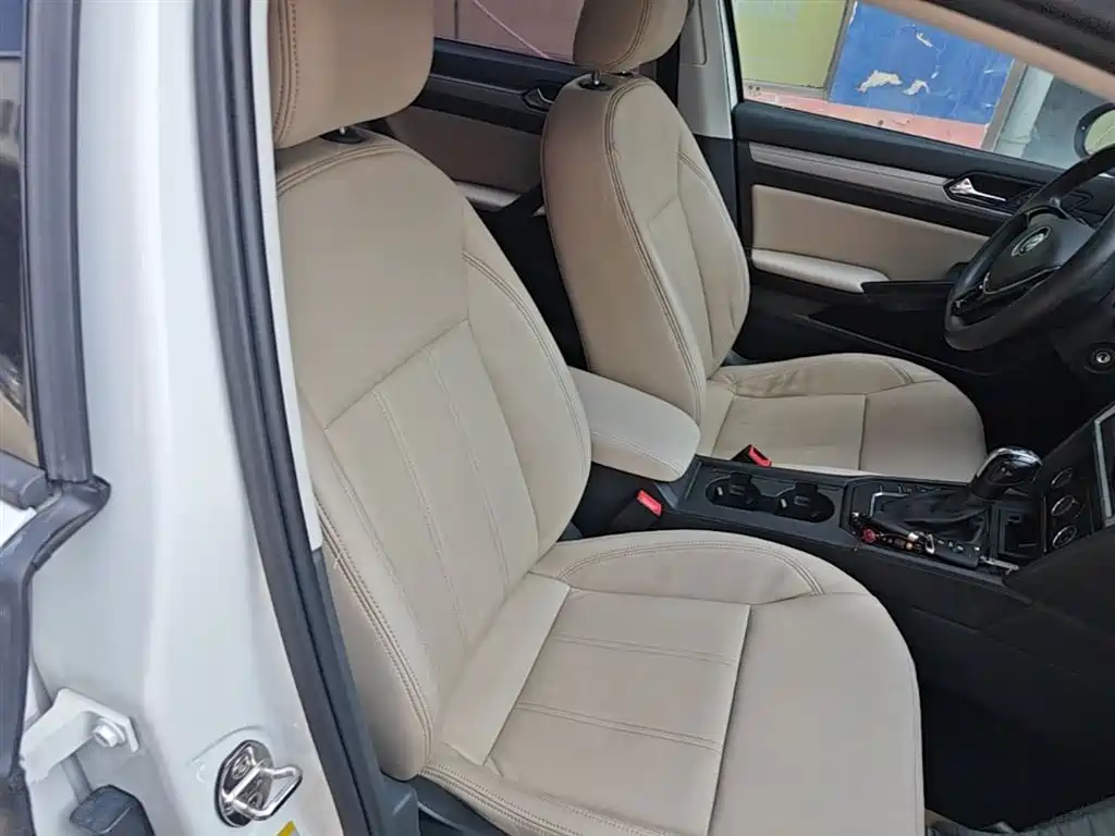 Volkswagen Lamando 2017 230TSI DSG Trend Edition фото 25