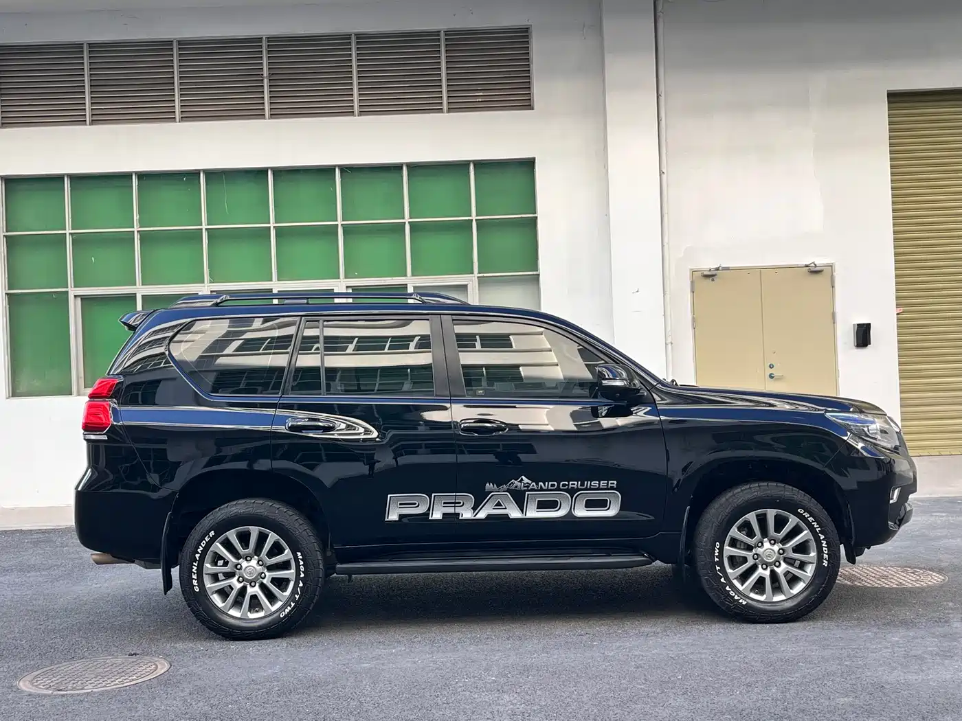 TOYOTA PRADO