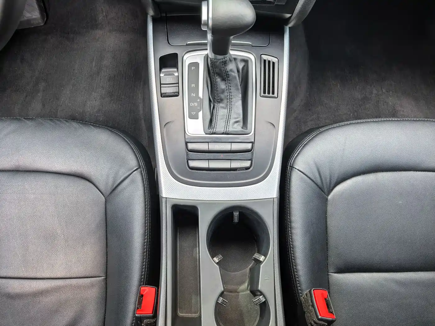 Audi A4L 2016 30 TFSI Collector's Edition Automatic Comfort фото 16