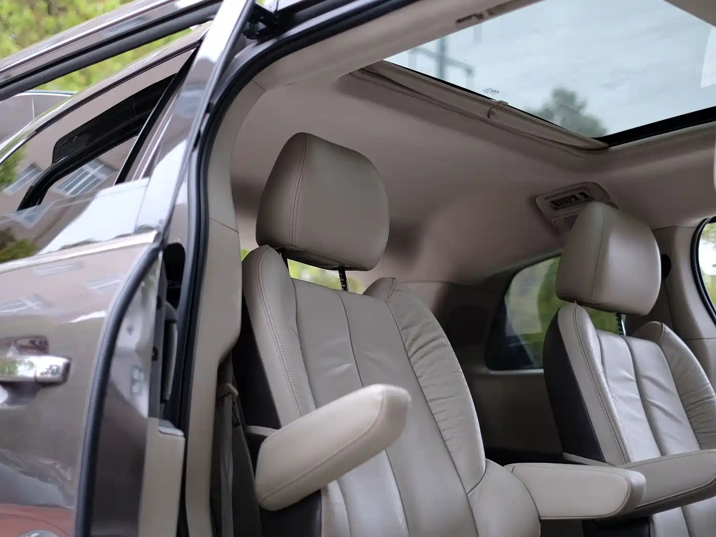 Buick GL8 2013 2.4L LT Luxury Business Executive Edition фото 45