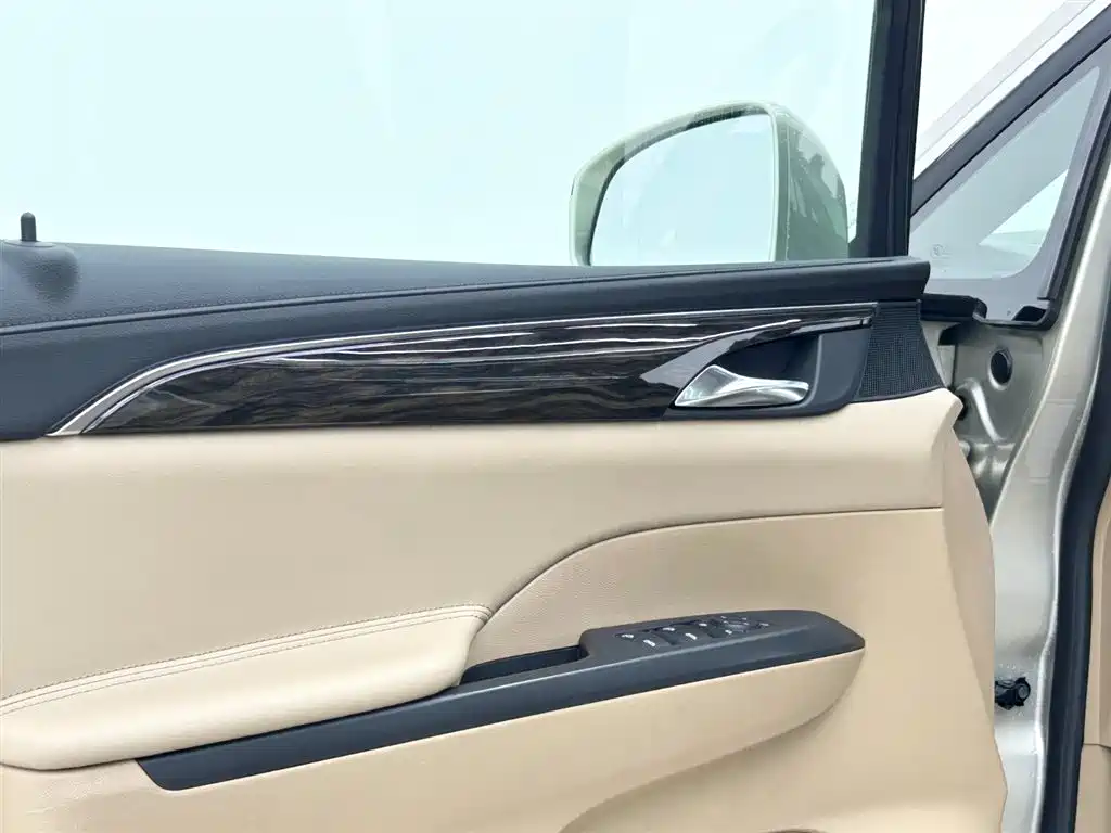 Buick GL8 2017 ES 28T Luxury China V фото 7
