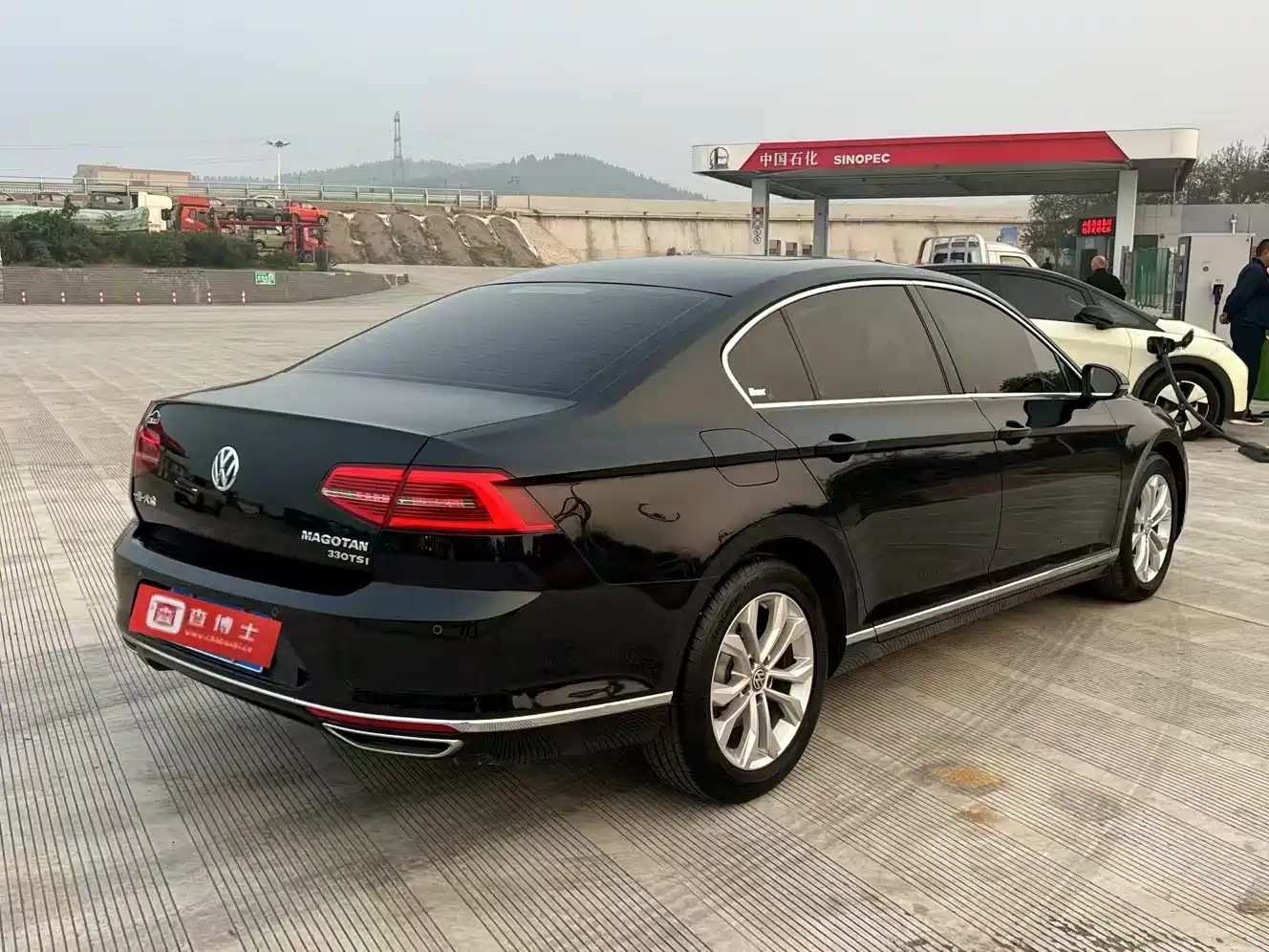 Volkswagen Magotan 2018 Facelift 330TSI DSG Luxury фото 7
