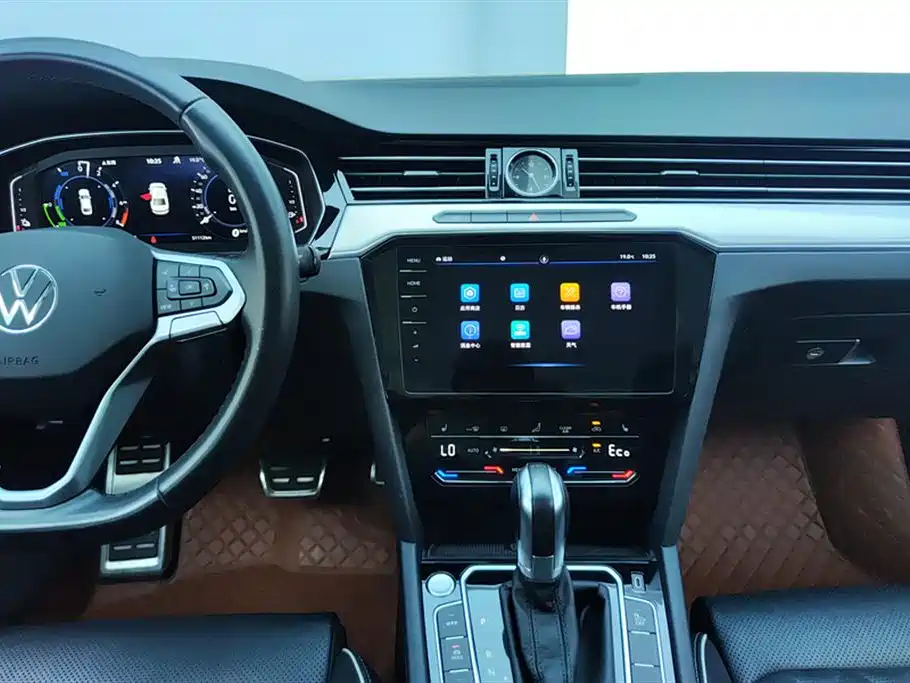 Volkswagen Magotan GTE Plug-in Hybrid 2022 GTE Luxury фото 13