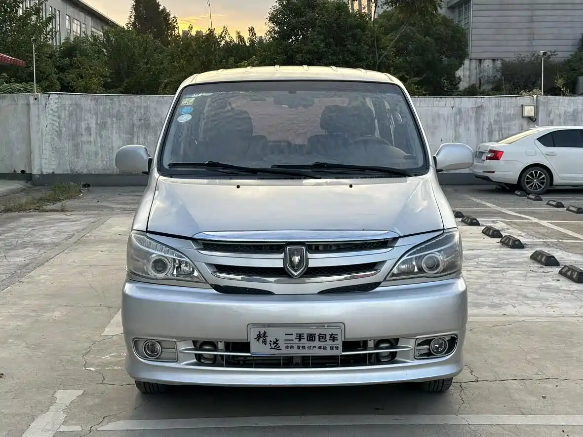 Jinbei Grace 2015 2015 2.0L Classic Edition Luxury Model Long Wheelbase 9-Seater