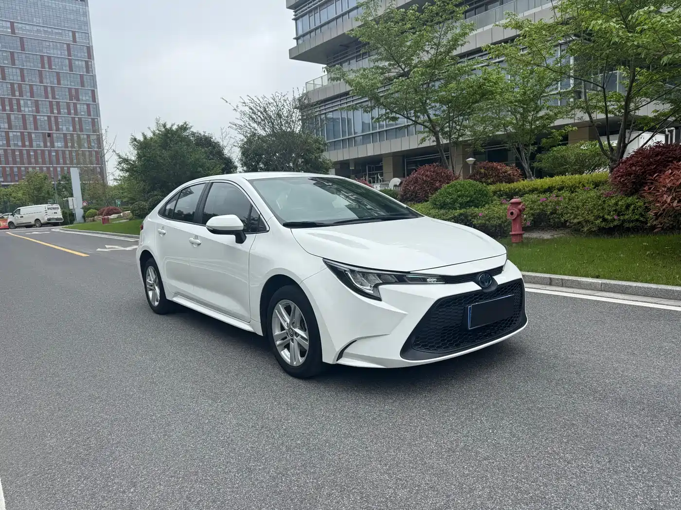 Toyota Levin 2022 Dual Engine 1.8H E-CVT Leading Edition фото 3