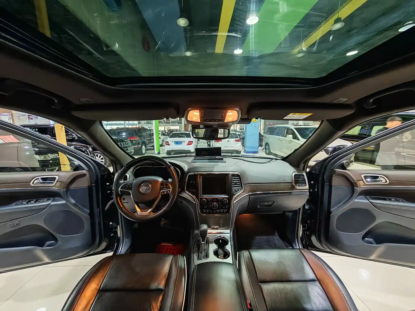 Фото 6 - Jeep Grand Cherokee (Import)