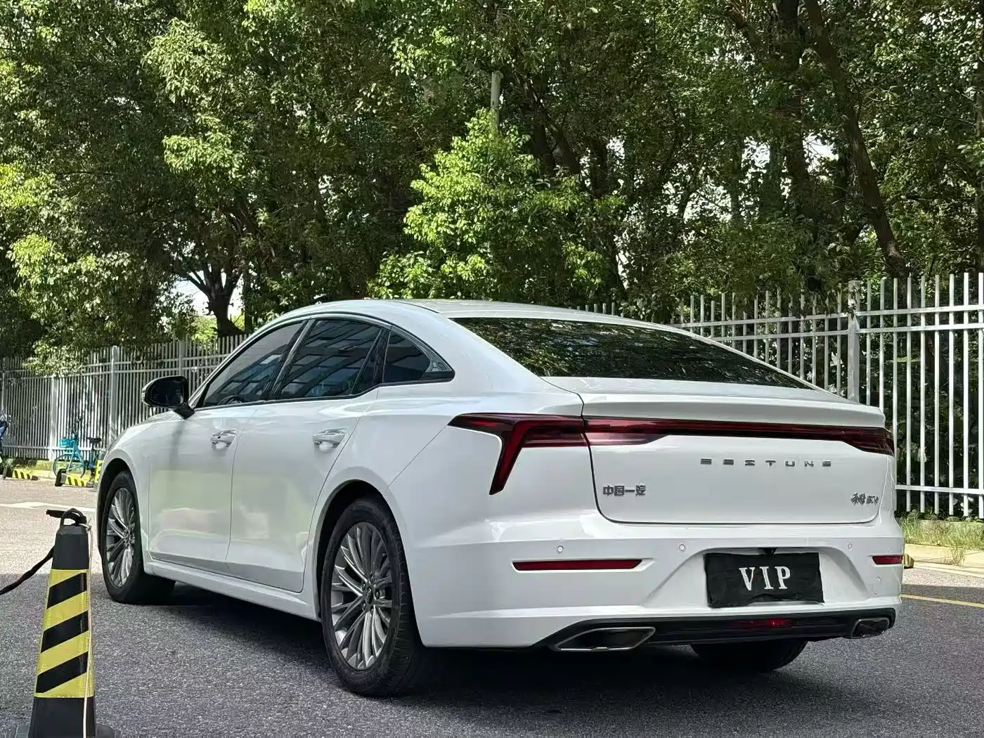 Фото 6 - Besturn B70