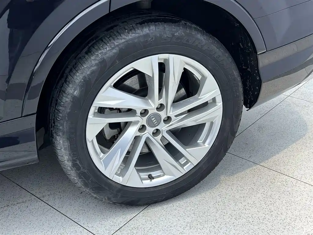 Audi Q7 2020 55 TFSI quattro Black Warrior Exclusive Edition фото 9